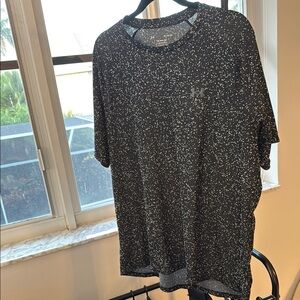 Under Armour Black and White Short Sleeve Tee